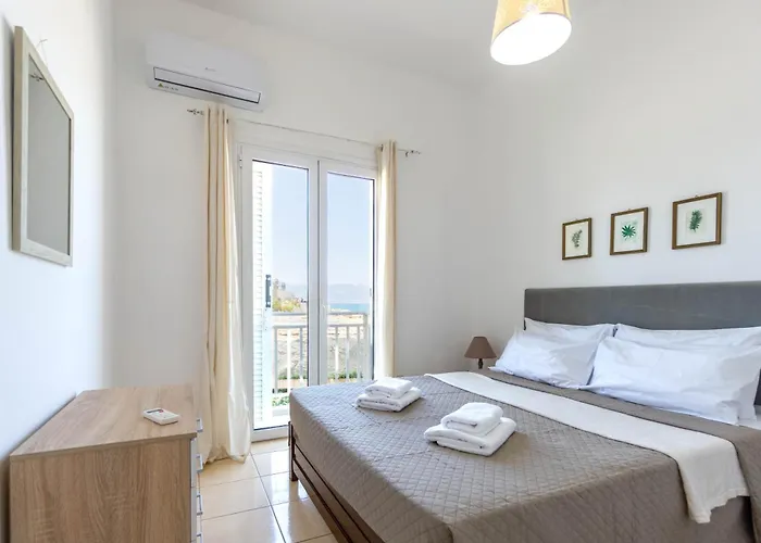 Spacious Seaview Apartment In Heraklion