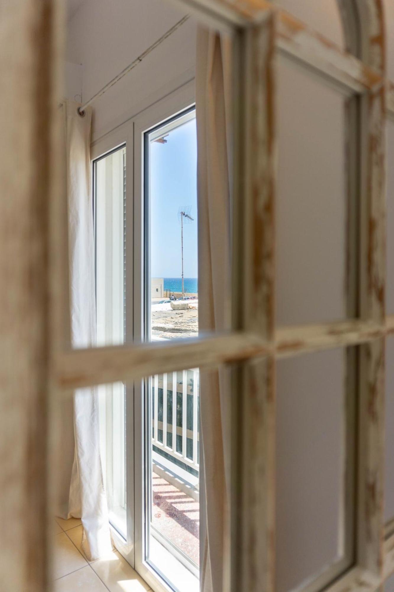 Spacious Seaview In